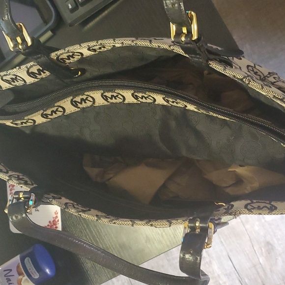 Michael Kors Purse - Picture 6 of 12